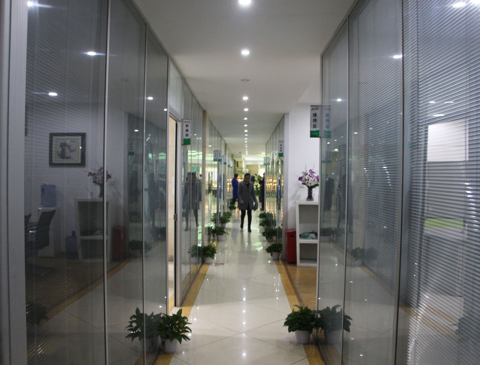 华光公司5楼办公区.jpg
